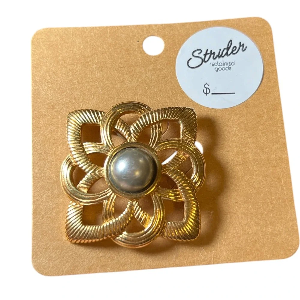 VTG Gold Faux Pearl Brooch Lapel Pin Geometric Textured Open Work Design 80s 90s